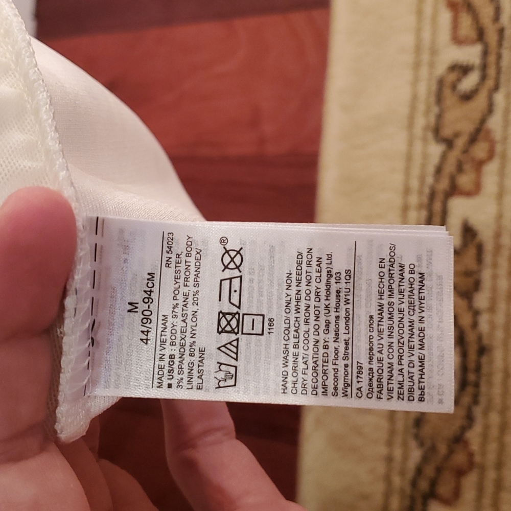 Banana Republic sleeveless top - Picture 5 of 5